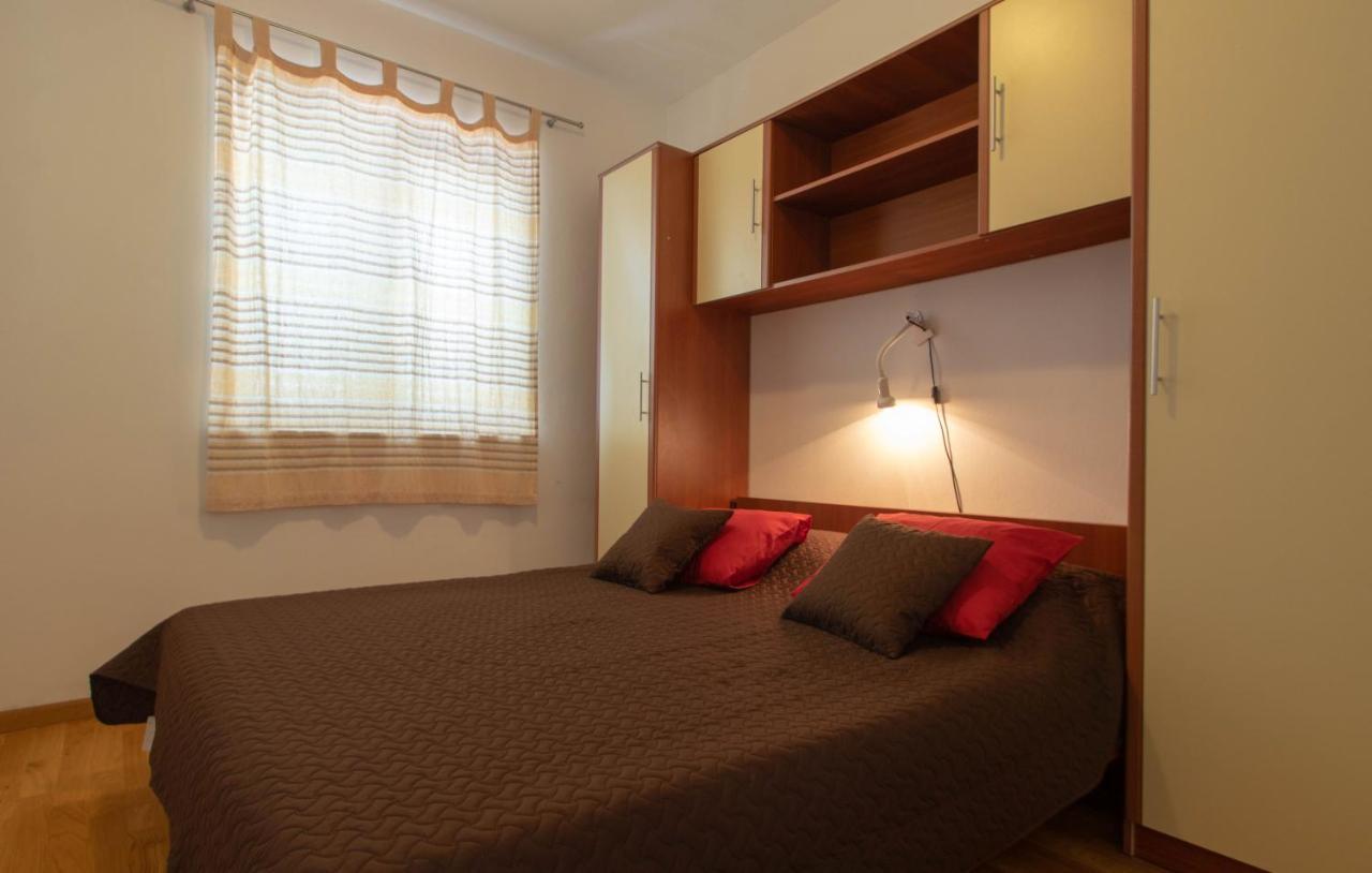 Apartments Valeria Zrnovo Exterior photo